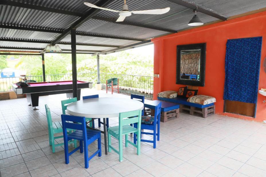 Hotel & Hostal Mayflower Puerto Escondido  Εξωτερικό φωτογραφία