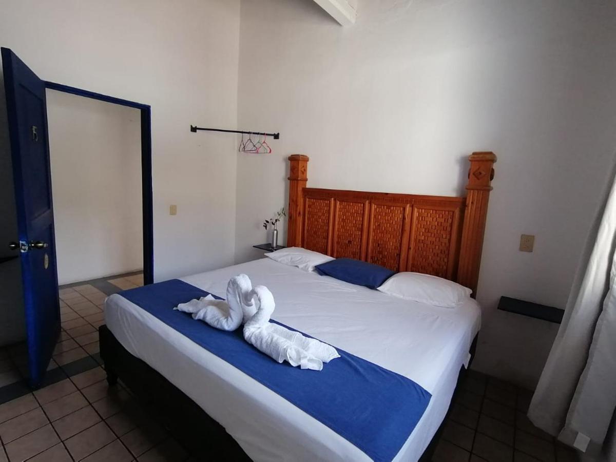 Hotel & Hostal Mayflower Puerto Escondido  Εξωτερικό φωτογραφία